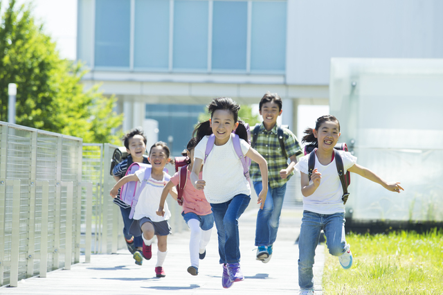 子どもの脳を鍛える！幼児でも楽しめるさまざまな鬼ごっこ