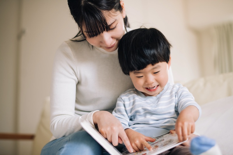7歳以上でも効果あり！絵本の読み聞かせをしよう