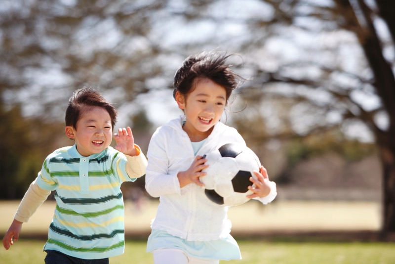 おうちでお勉強するより実は大切？！脳は外あそびで育つ